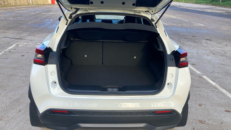 Nissan Juke 1.0 DiG-T 114 Tekna 5dr Petrol Hatchback